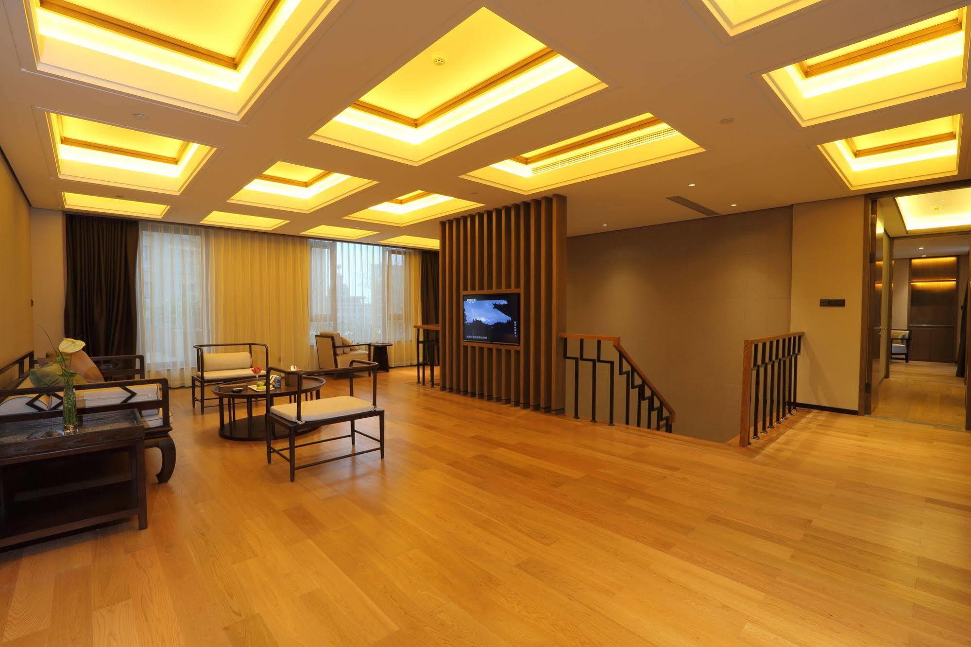 S&N Zhejiang LinHai International Hotel Bagian luar foto