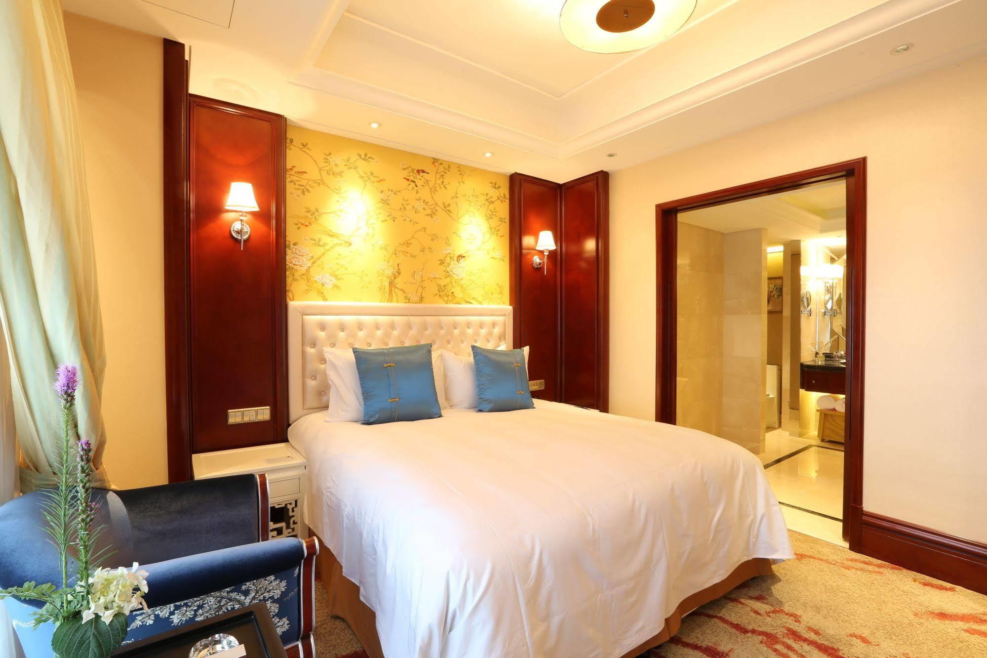 S&N Zhejiang LinHai International Hotel Bagian luar foto